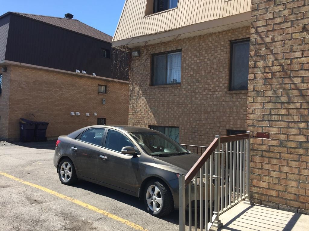 Beau grand 4 1/2 près de tous les services | 3150690