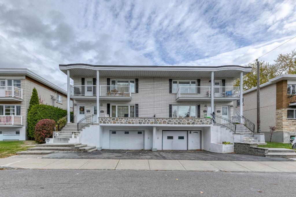 Très grand 3 1/2 , au demi-sous-sol d'un duplex dans emplacement très recherché | 3150691