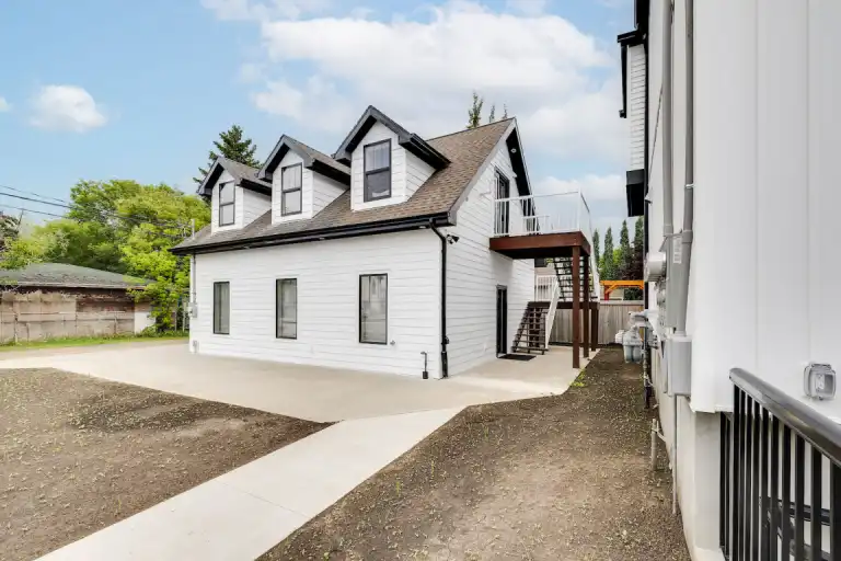 FULLY FURNISHED, UTILITIES INCLUDED NEWLY BUILT GARDEN SUITE FOR RENT | 9747 157 Street Northwest, Edmonton | 3151014