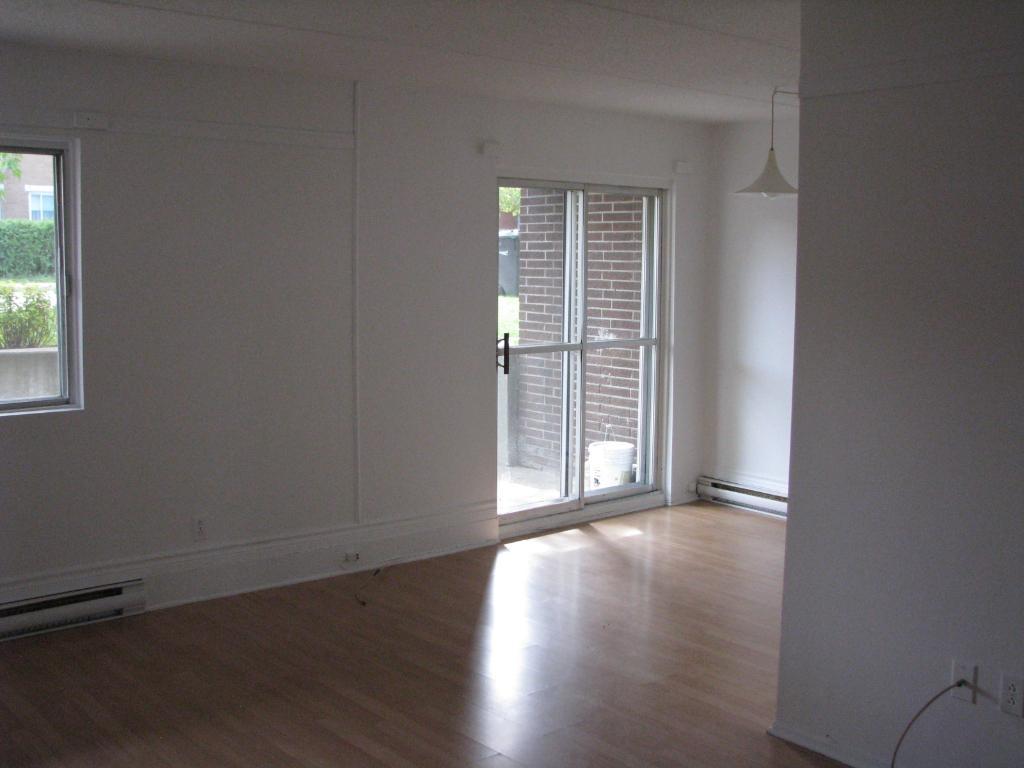 41/2, Béton**Tout rénové**Impeccable!**Rez-de-Jardin**Grande terrasse**Belle luminosité**Non fumeur de toute substance**1425$/mois | 3151063