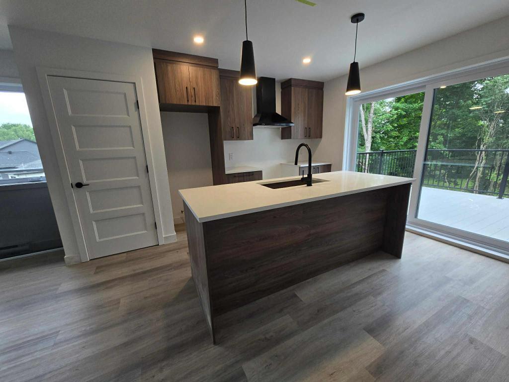 41/2 Duplex- avec vue sur le lac Magog | 3151072