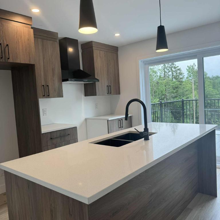 41/2 Duplex- avec vue sur le lac Magog | 3151072