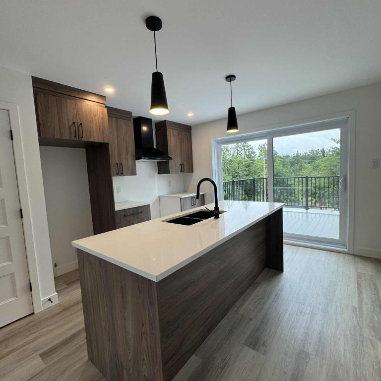 41/2 Duplex- avec vue sur le lac Magog | 3151072