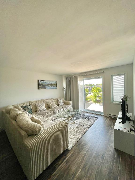 Condo 4 1/2 + Den | Occupation Immédiate | 3151090