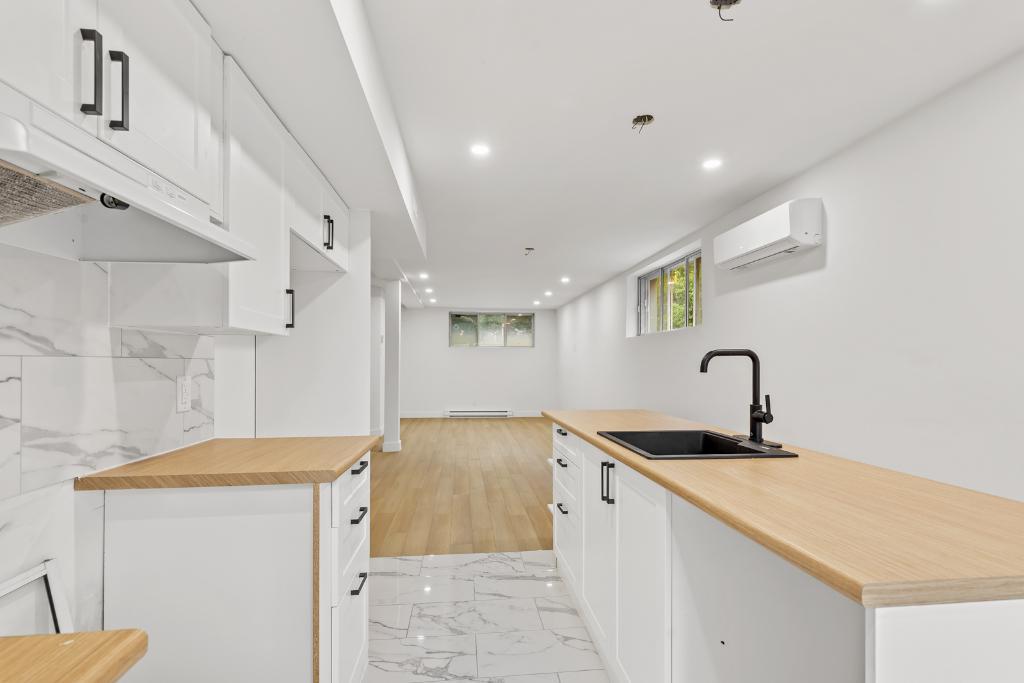 Appartement à louer Rue De Forbin-Janson (offre du 1er mois) | 3151362