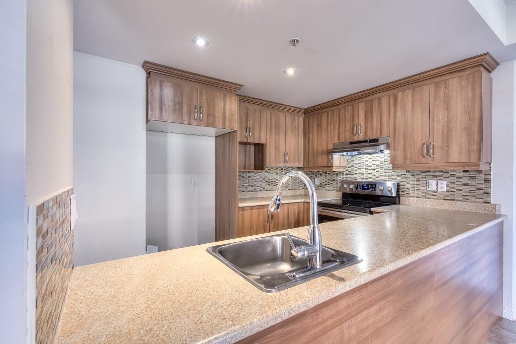 Superbe Condo 2 Chambres + Garage à Chomedey | 3151365