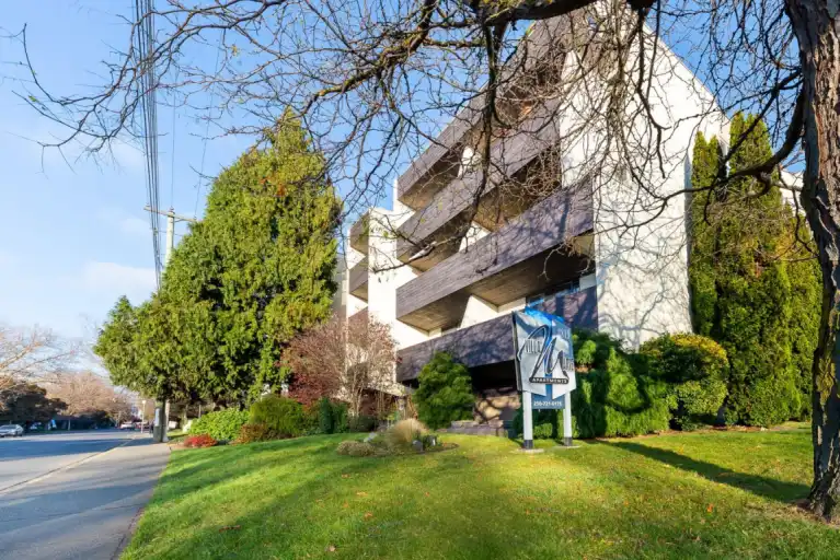 Villa Marie | 3819 Shelbourne Street, Victoria | 3151812