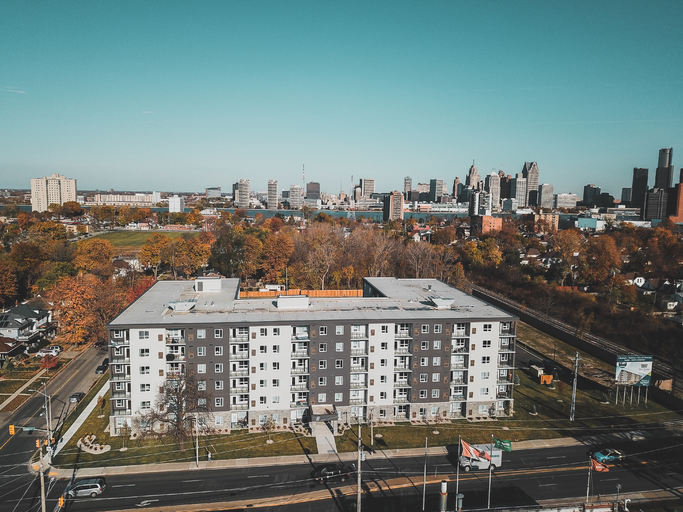 Beautiful 2 Bed/2 Bath Unit at WEST BRIDGE PLACE WINDSOR! | 850 Wyandotte Street West, Windsor | 3152345