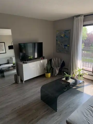 Beautiful 2 Bedroom in Crescent Heights | 1423 1 Street Northeast, Calgary | 3153133