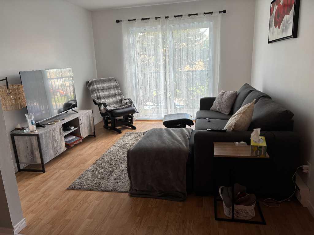 4 1/2 libre mi-novembre, semi meublé, WIFI inclus | 3153184