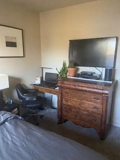 Bedroom for Rent - Capital Hill NW | 1829 21 Avenue Northwest, Calgary | 3153450