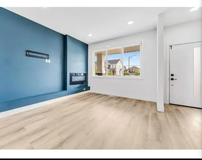 - Single family home with double detached garage | Edmonton | 3153473