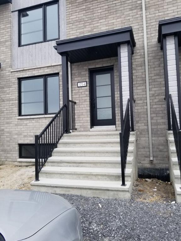 Rental - Townhouse - Les Coteaux | 3153926