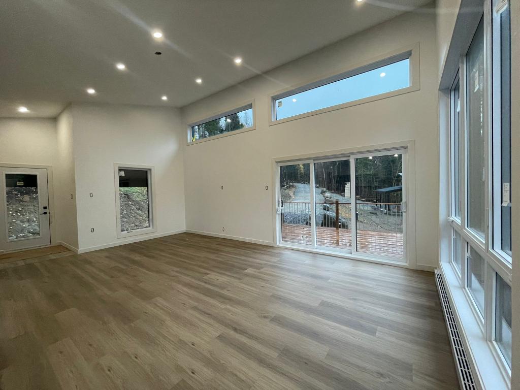 Lumineuse Maison à Louer au Lac Supérieur | 3153935