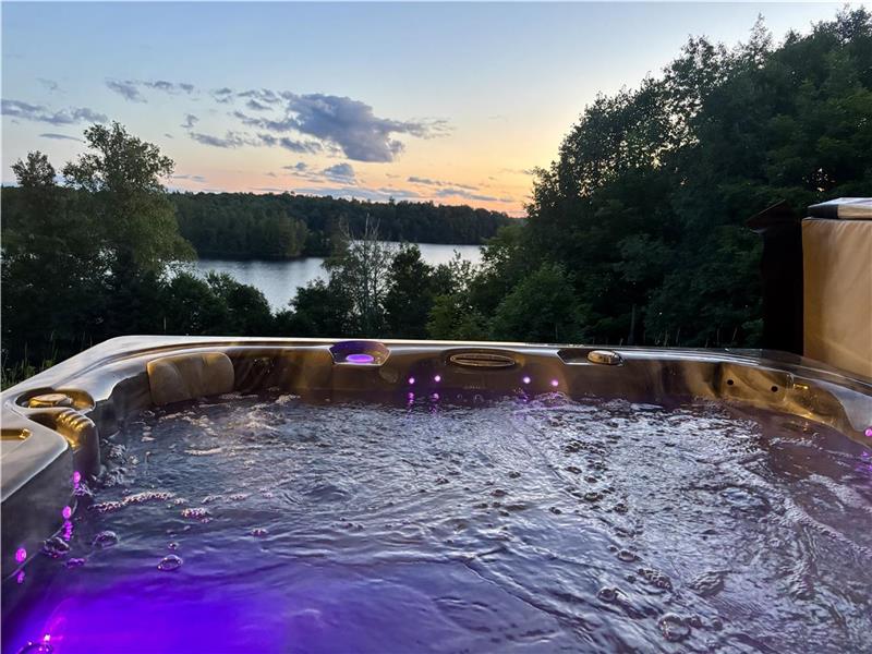 Waterfront Lac Lesage Perfect Sunsets Clean Lake SPA Arcade Ping Pong Foosball Basketball | 3154338