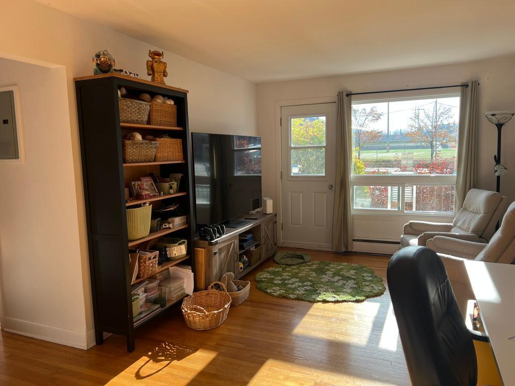 Grand 4½ mi-meublé, chauffé et à deux pas de l'Uni à louer | 3178110