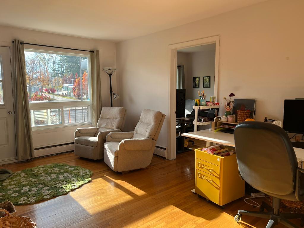 Grand 4½ mi-meublé, chauffé et à deux pas de l'Uni à louer | 3178110