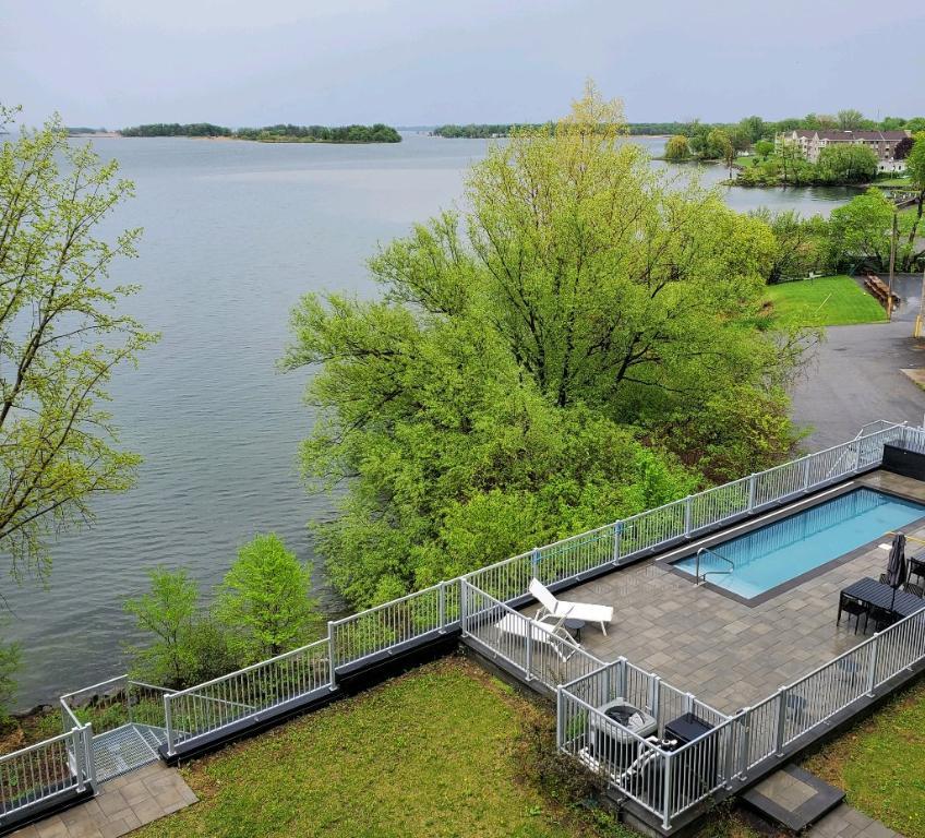 LOGEMENT 3½ BORD DU FLEUVE | 3165814