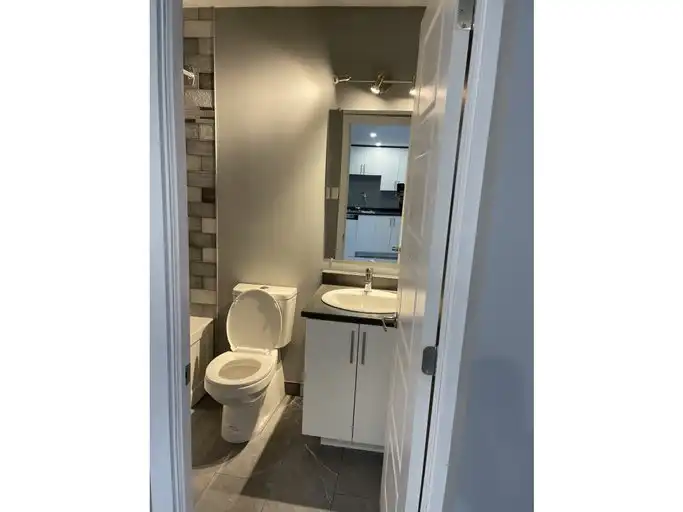 RENOVATED 1 BEDROOM ALL INCLUSIVE WITH INTERNET! | 1451 Brookdale Avenue, Cornwall | 3155672