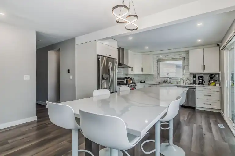 5 Bedroom Home in Palliser, SW Calgary | Calgary | 3155739