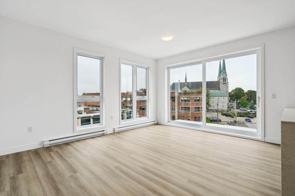 Beaux 3 1/2 ou 4 1/2 au centre-ville, Valleyfield ! SEPTEMBRE 2025 | 3156515