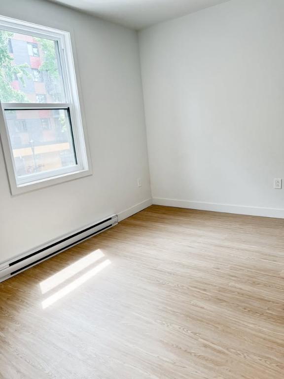 3 1/2 rénové sur la rue sainte catherine | 3157298