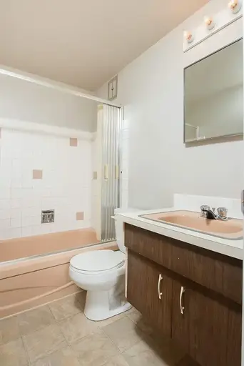 Richard House & Kerry Manor | 10210/10220 118 Street, Edmonton | 3157595