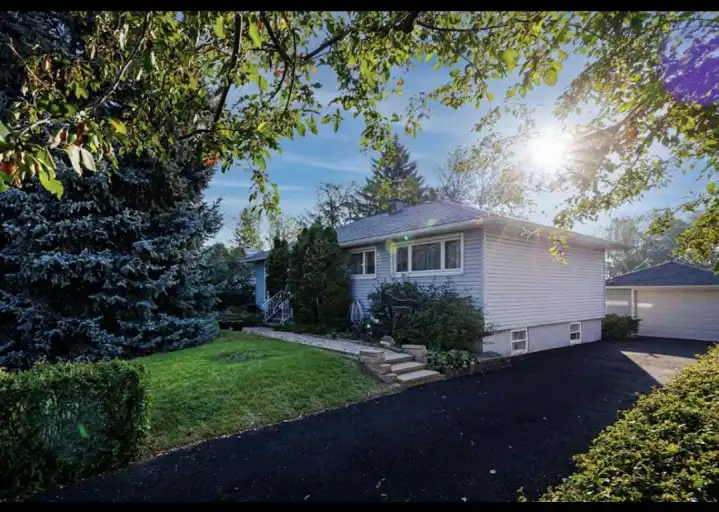 Beautiful & Spacious Bungalow in Thorncliffe | 4 Beds | 2 Baths | Garage | Large | 5416 Thorndale Road Northwest, Calgary | 3157650