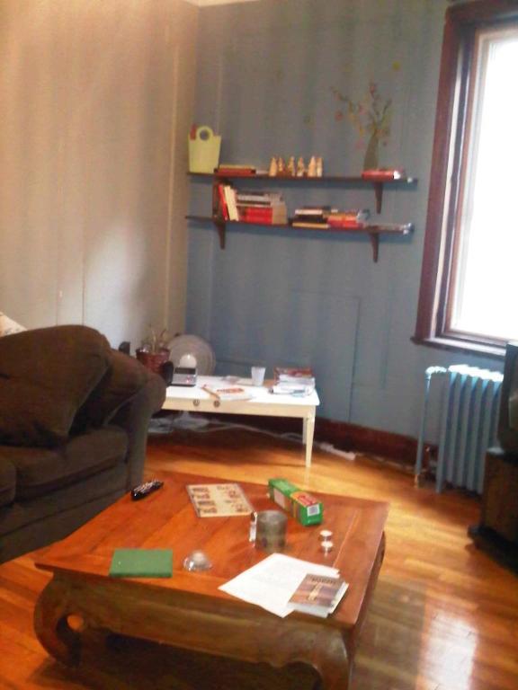 PRES DU METRO SNOWDON 2 CHAMBRES FERMEES- RENOVE | 3157708