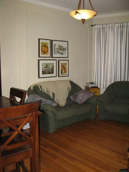 PRES DU METRO SNOWDON 2 CHAMBRES FERMEES- RENOVE | 3157708