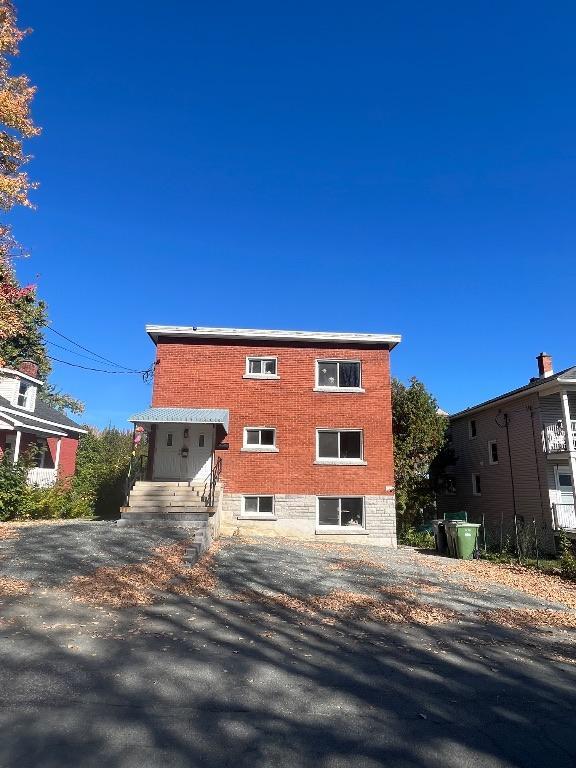 Grand 5 1/2 à louer - Chauffage et eau chaude inclus | 3157709