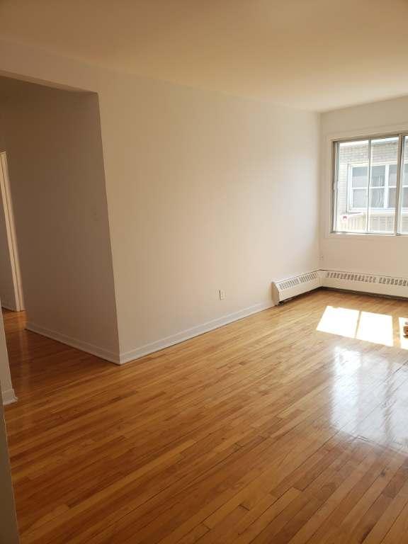 5 1/2 Rénove Chauffage/Eau Chaud/Entrée Laveuse/Sécheuse | 3157724