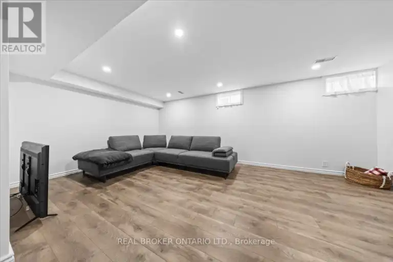 504 BROADLEAF STREET | 504 BROADLEAF STREET, Ottawa | 3171549