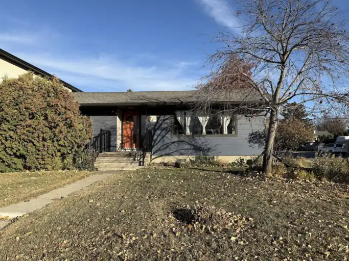 Cozy Bungalow near downtown/Confederation Park/transit | Calgary | 3157972