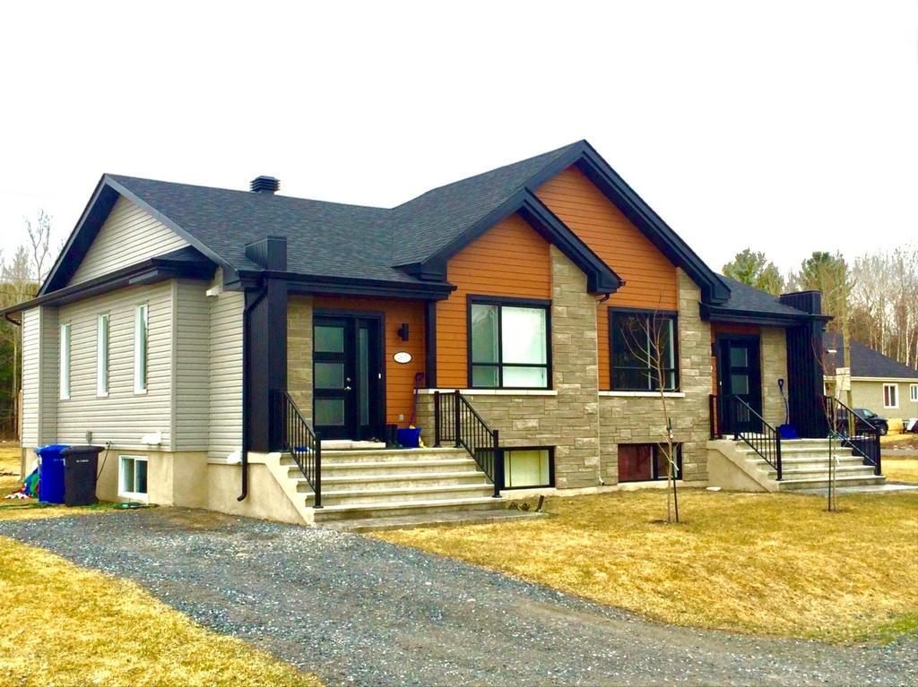 MAISON JUMELÉ À LOUER - rue de la Garonne SOREL-TRACY | 3158009