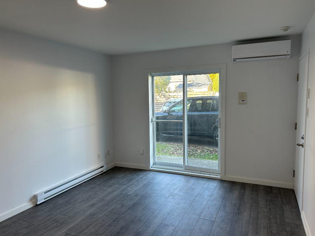 Beau 3 1/2 - Libre immédiatement - Air climatisé | 3158275