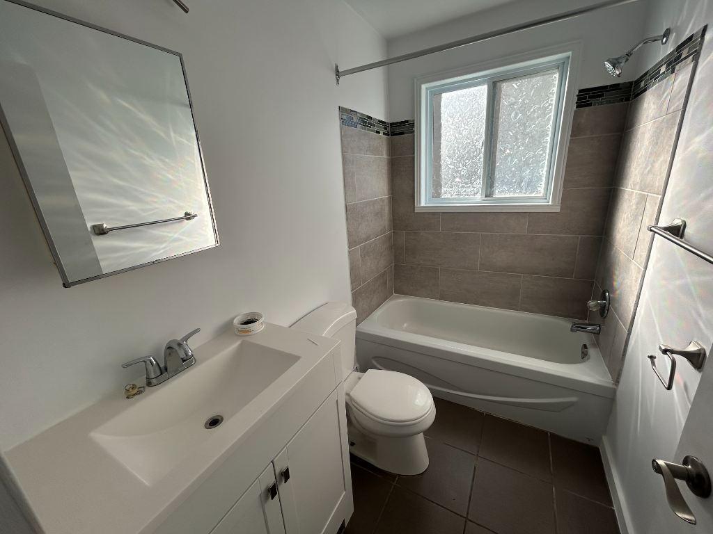 Beau 3 1/2 - Libre immédiatement - Air climatisé | 3158275