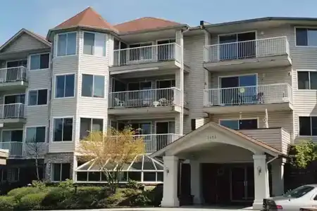 Spacious 3 bed 1 bath Corner Unit Apartment Downtown Langley! | 5400 200 Street, Langley | 3160040
