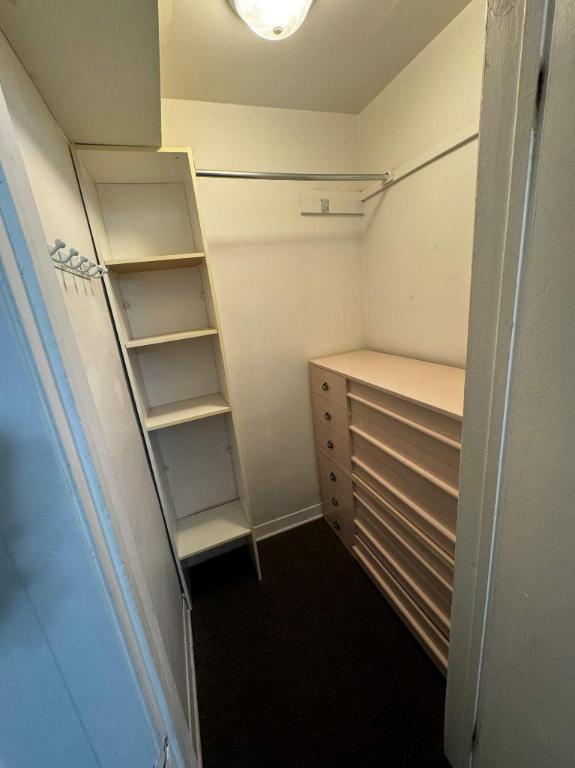 GHETTO MCGILL- 3 ½ RÉNOVÉ & MEUBLÉ – 1 CHAMBRE FERMÉE | 3160166