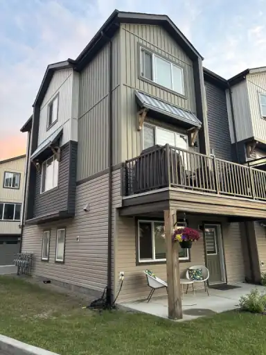 End Unit Townhouse, 3 Bedrm, 3 Bathrm, plus Den & Double Gar, Wetlands Facing | 123 - 16903 68 Street Northwest, Edmonton | 3160473