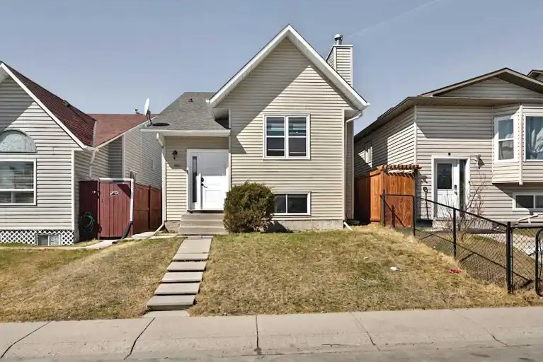 Main Floor for Rent – 3 Bed / 1.5 Bath in Falconridge (NE Calgary) | 228 Falmere Way Northeast, Calgary | 3160492