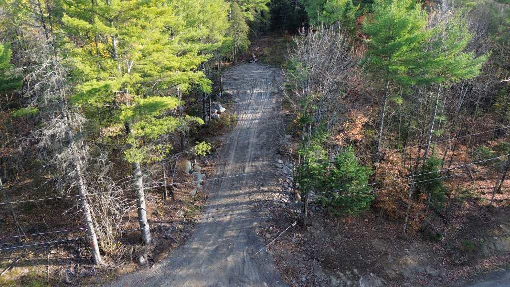 Magnifique terrain boisé dans un secteur en développement à Ste-Sophie | 3160567