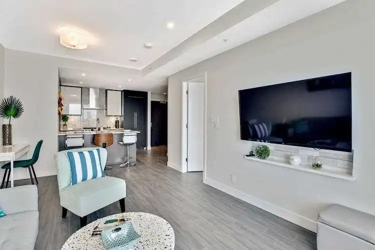 Live the Urban Way. Elite One Bedroom Condo, parking, Gym, Steam and Sauna Room | 1804 - 930 16 Avenue Southwest, Calgary | 3175860