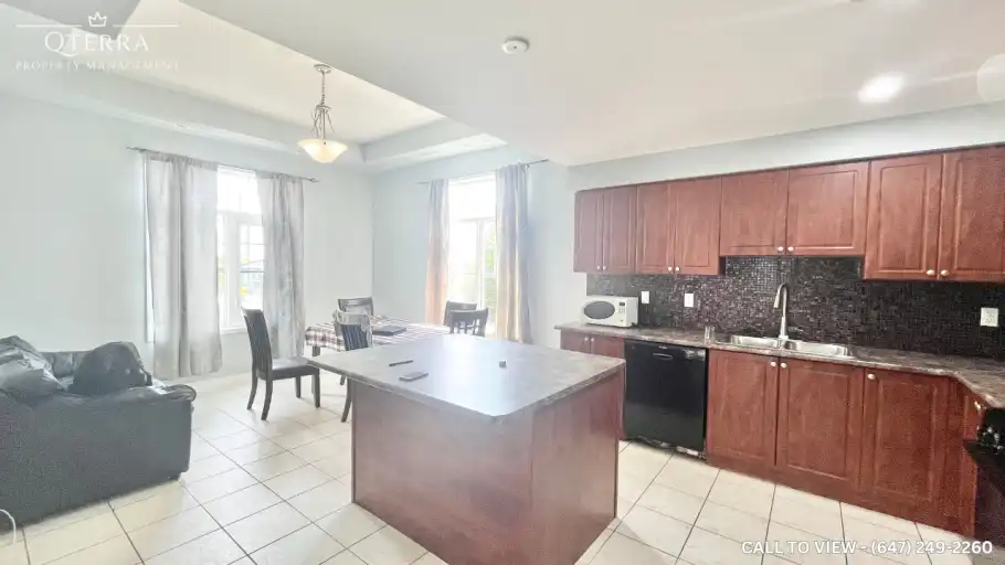52 Commuter Dr, Brampton, Ontario L7A 0S5 | 52 Commuter Drive, Brampton | 3160826