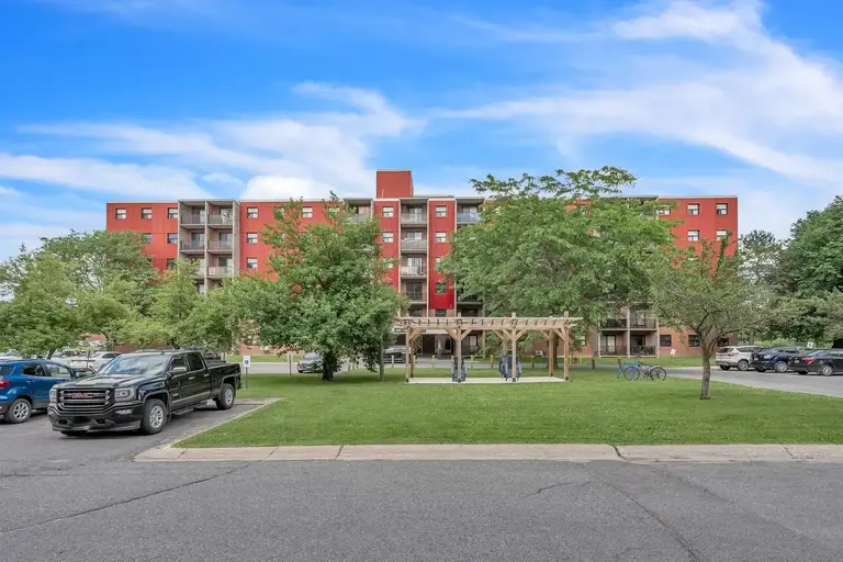 Lasalle I & II Apartments | 480 & 485 Canatara Court, Kingston | 3171832