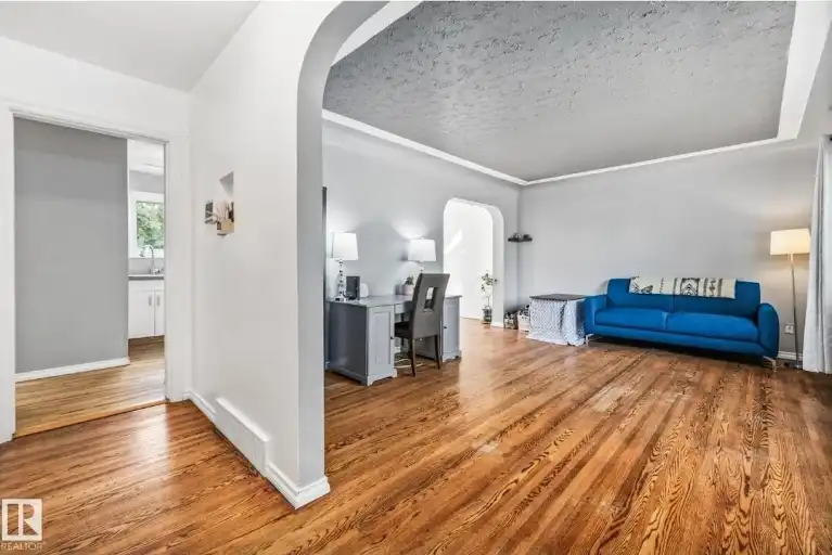 Spacious 3 bedroom 2 storey home in a quiet neighbourhood | Edmonton | 3162597