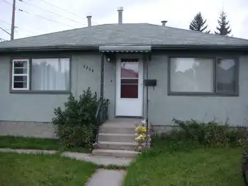 2BR LEGAL Bsmt-2 mins to Downtn/Walk-out &Private Entance/Own Fenced Yard-pet ok | Basem - 1827 10 Avenue Southeast, Calgary | 3162655