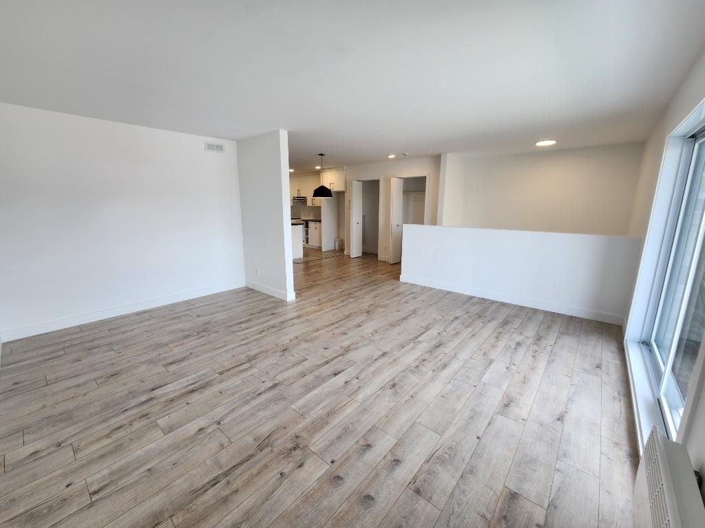 **4 ½**APPARTEMENT -style MAISON DE VILLE au CŒUR de STE-FOY | 3162989