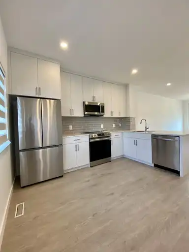 Great Townhouse in Glenridding | 16818 31 Avenue Southwest, Edmonton | 3163180