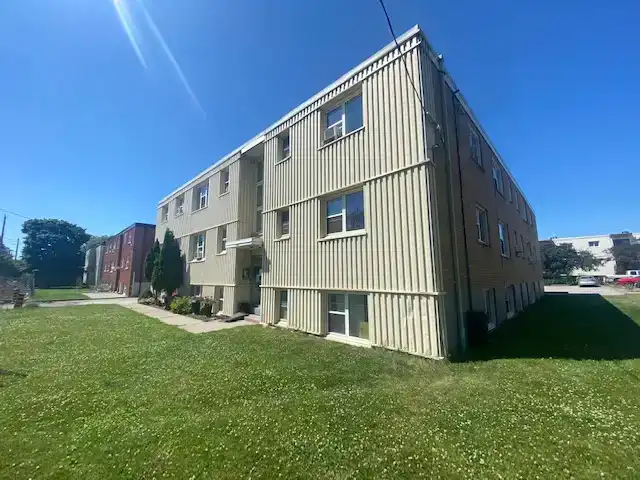 2 BDRM IN OSHAWA, BY OSHAWA SHOPPING CENTRE | 290 Montrave Avenue, Oshawa | 3170924